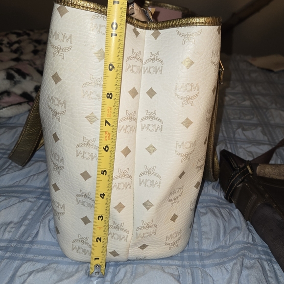 MCM White and Gold Tote Bag - Picture 3 of 16